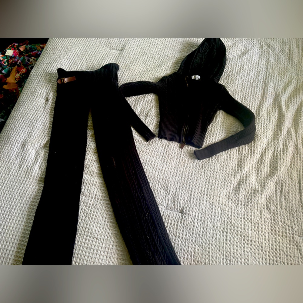 Frankie’s bikinis cable knit cloud knit sweat pants zip up set black small